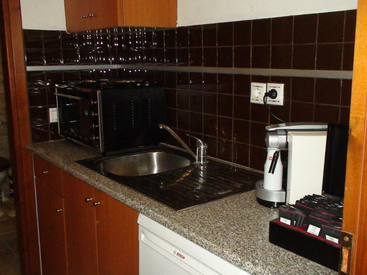 Center House Apartment Kassandria Bagian luar foto